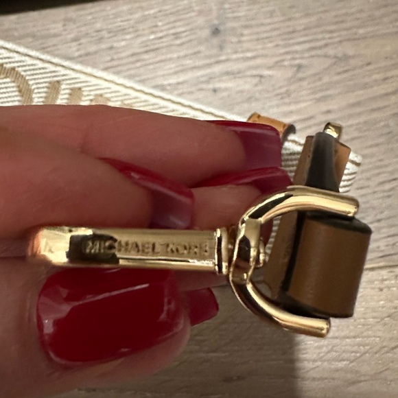 NEW! Michael Kors Monogram small Crossbody Bag - Picture 8 of 9